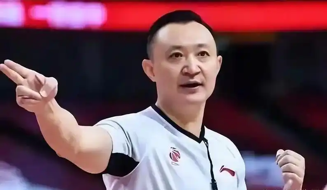 开云体育app-闫军被撤销国际裁判并非意味着天亮了，在CBA，他依然呼风唤雨