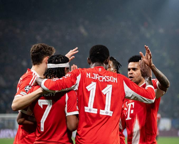 开云-欧冠种子队1/8决赛首回合仅拜仁取胜，其余7队2平5负